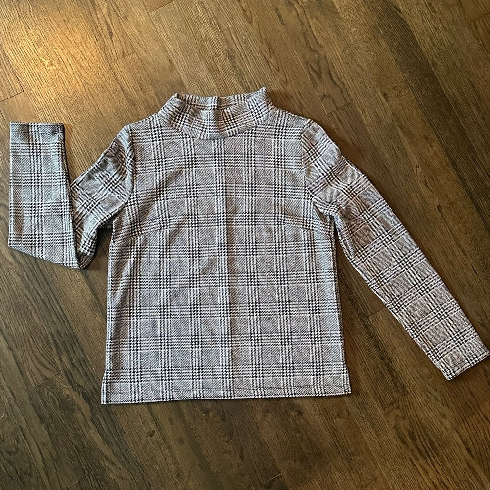 Banana Republic turtle neck sweater. Size XS